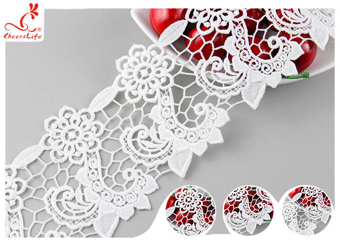 Heavy Polyester Lace Fabric For Pom Dress , 8CM Guipure Floral Lace Trim
