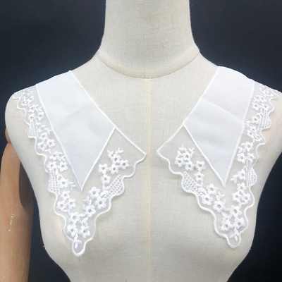 White Pattern Fabric Fake Collar Embroidered Hanfu Accessories Stereo Embroidered Cloud Shoulder Collar