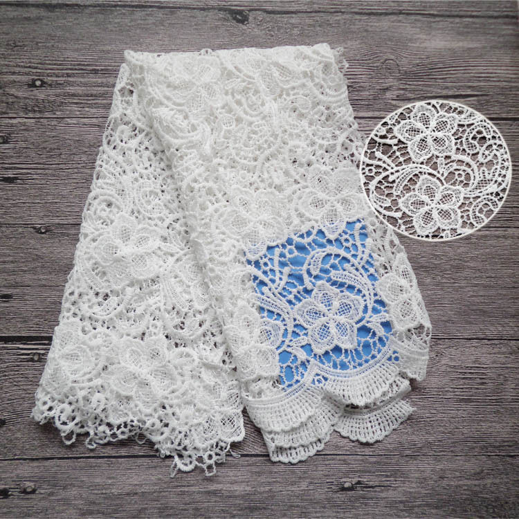 Water Soluble Flower Lace Fabric By The Yard High Fastness For Women Dresses