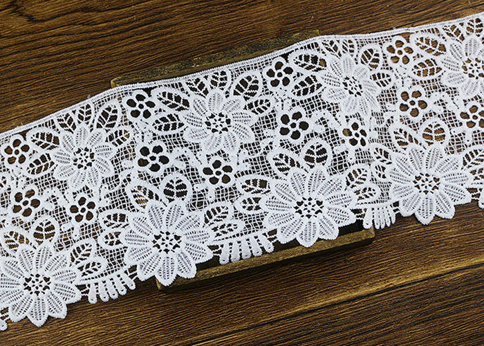 Wide Flower Pattern White Guipure Lace Trim For Fashion Dress OEM / ODM